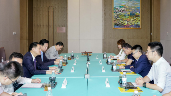 省Z6人生就是博集团党委书记、董事长任丁与腾讯“王者荣耀”CTO邓君、腾讯大成网总裁郑亮座谈交流