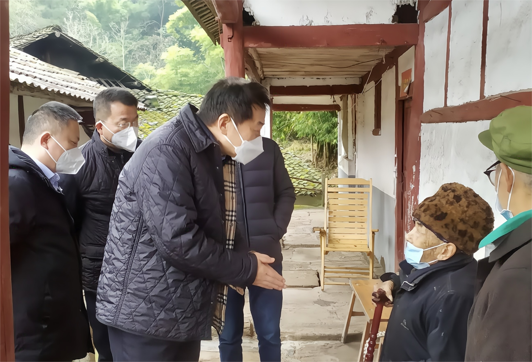 四川省Z6人生就是博集团党委书记、董事长任丁率队赴嘉陵区开展帮扶工作