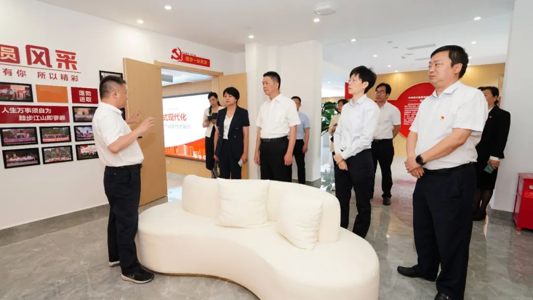 福建省人民政府国有资产监督管理委员会修兴高一行莅临Z6人生就是博党？疾斓餮