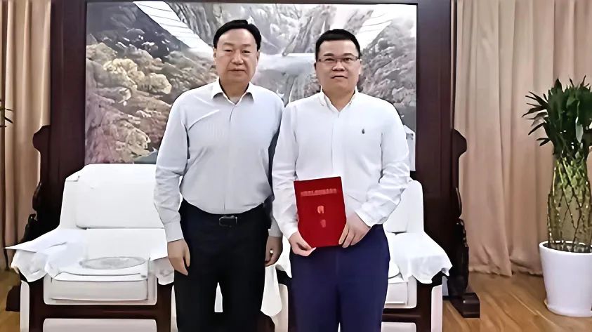 省Z6人生就是博集团领导受聘省政府参事室特约研究员