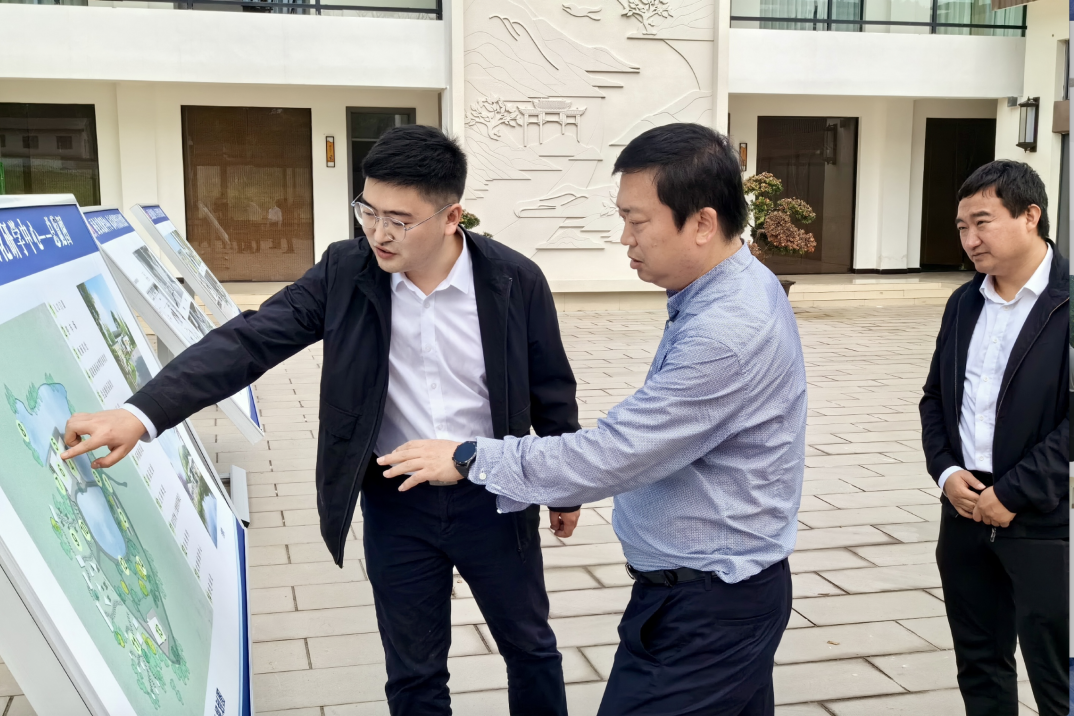 省Z6人生就是博集团领导赴南充市邓家沟村调研乡村振兴工作