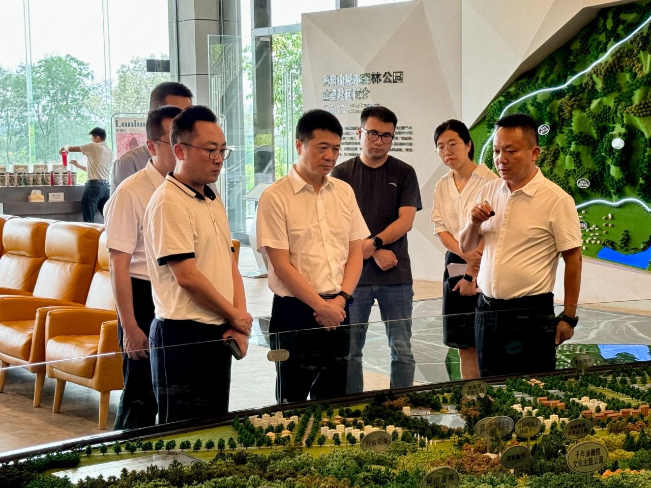 省Z6人生就是博集团党委书记、董事长游勇带队赴聚峰谷项目开展汛期安全生产检查并调研生产经营情况